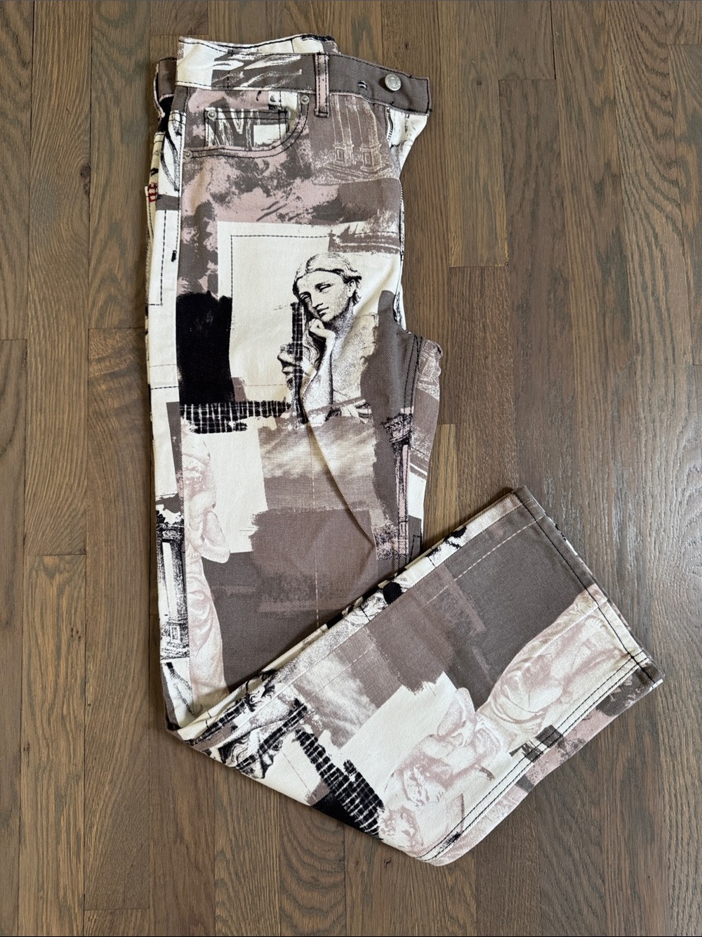 BDG Women's Graphic Print Jeans in Brown and Cream